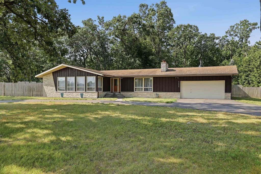 Photo of 5595 Ellis STREET, Stevens Point, WI 54482 (MLS # 22603570)