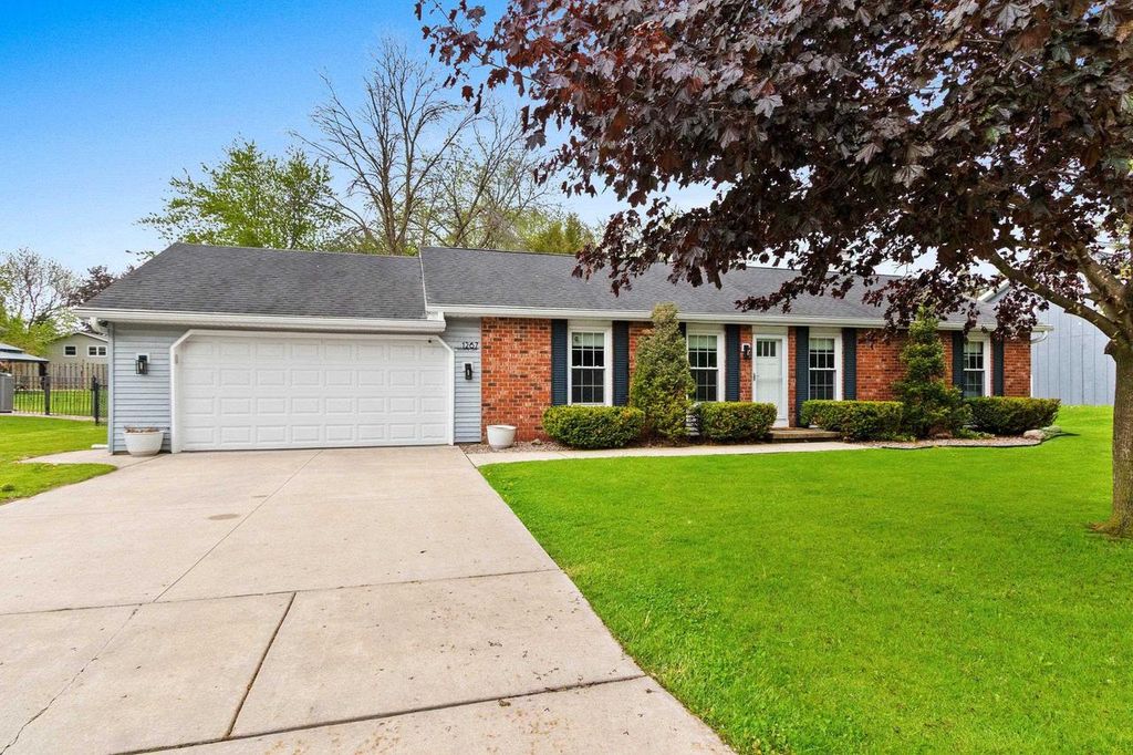Photo of 1267 Killdeer LANE, Green Bay, WI 54313 (MLS # 50326283)