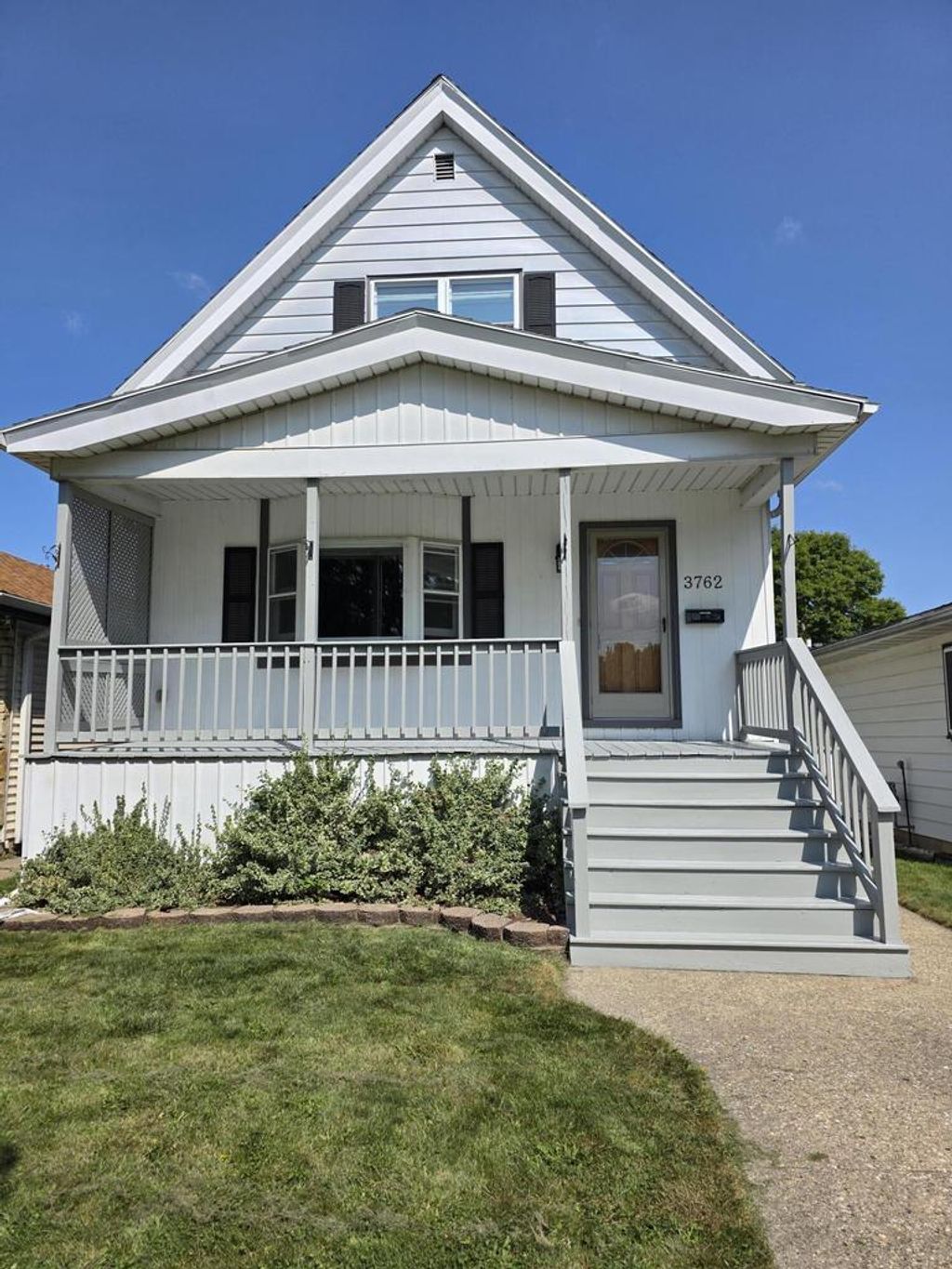 Photo of 3762 E Holmes AVENUE, Cudahy, WI 53110 (MLS # 1935029)