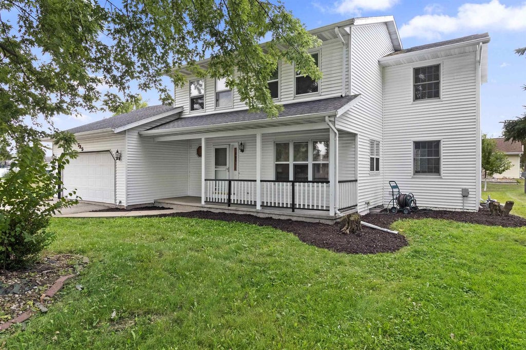 Photo of 725 Harrison AVENUE, Omro, WI 54963 (MLS # 50331974)