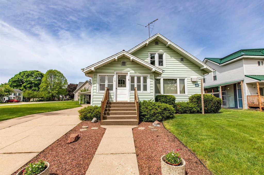 Photo of 314 S Iowa STREET, Dodgeville, WI 53533 (MLS # 2023581)