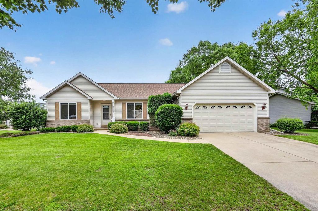 Photo of 5237 Summer Ridge DRIVE, Madison, WI 53704 (MLS # 2026985)