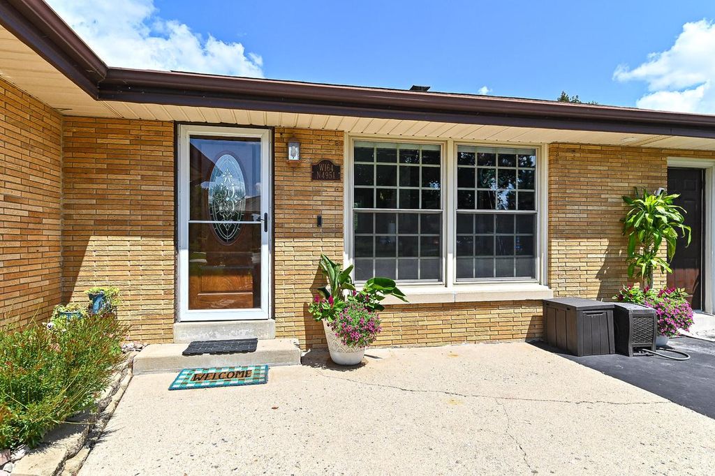 Photo of W164N4951 Lilac COURT, Menomonee Falls, WI 53051 (MLS # 1939215)
