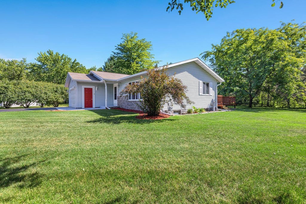 Photo of 2000 Juniper LANE, Plover, WI 54467 (MLS # 22603345)