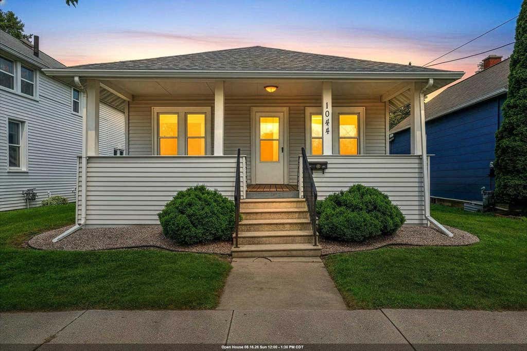 Photo of 1044 Caroline STREET, Green Bay, WI 54303 (MLS # 50330846)