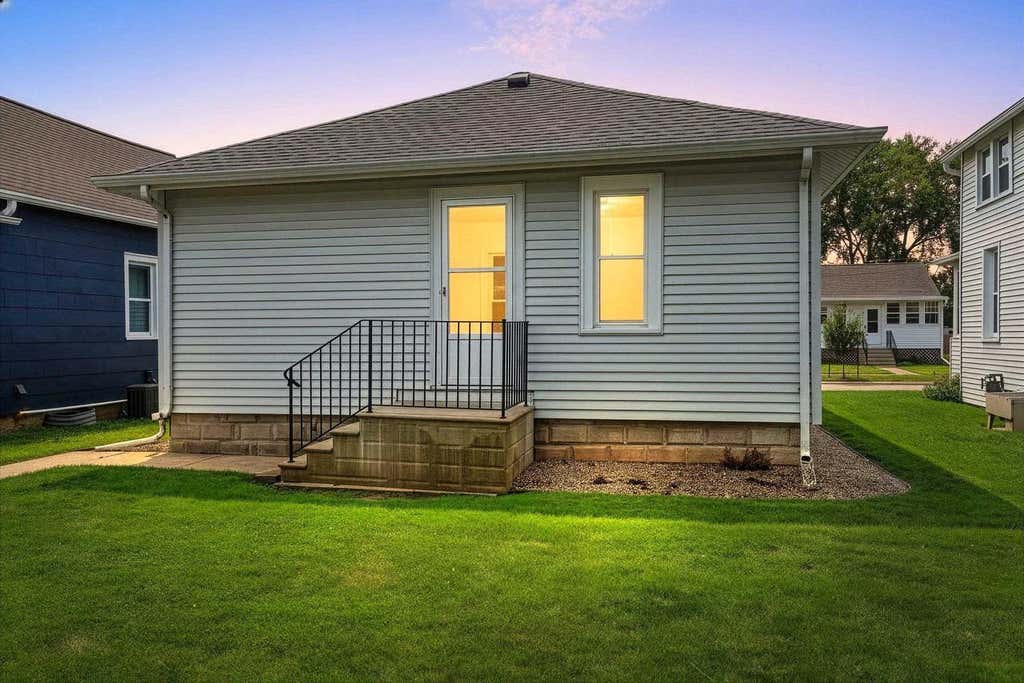 Photo of 1044 Caroline STREET, Green Bay, WI 54303 (MLS # 50330846)