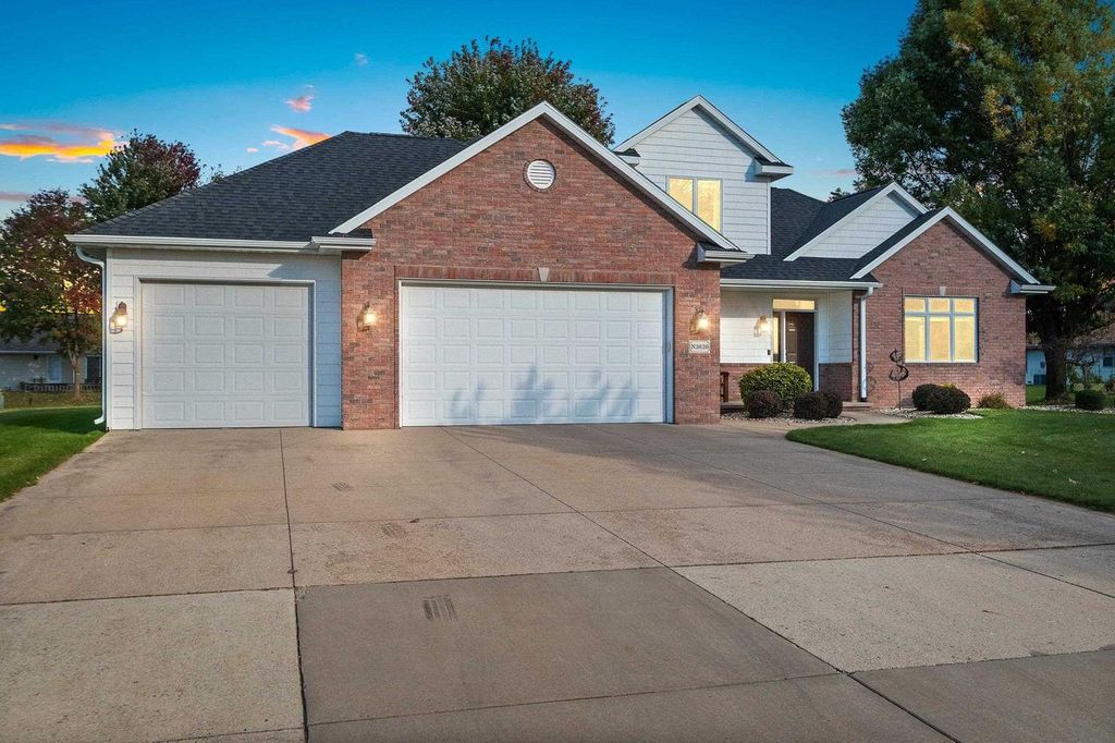 Photo of N3626 Rose Garden WAY, Appleton, WI 54913 (MLS # 50316415)