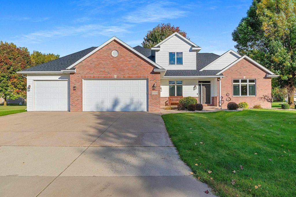 Photo of N3626 Rose Garden WAY, Appleton, WI 54913 (MLS # 50316415)