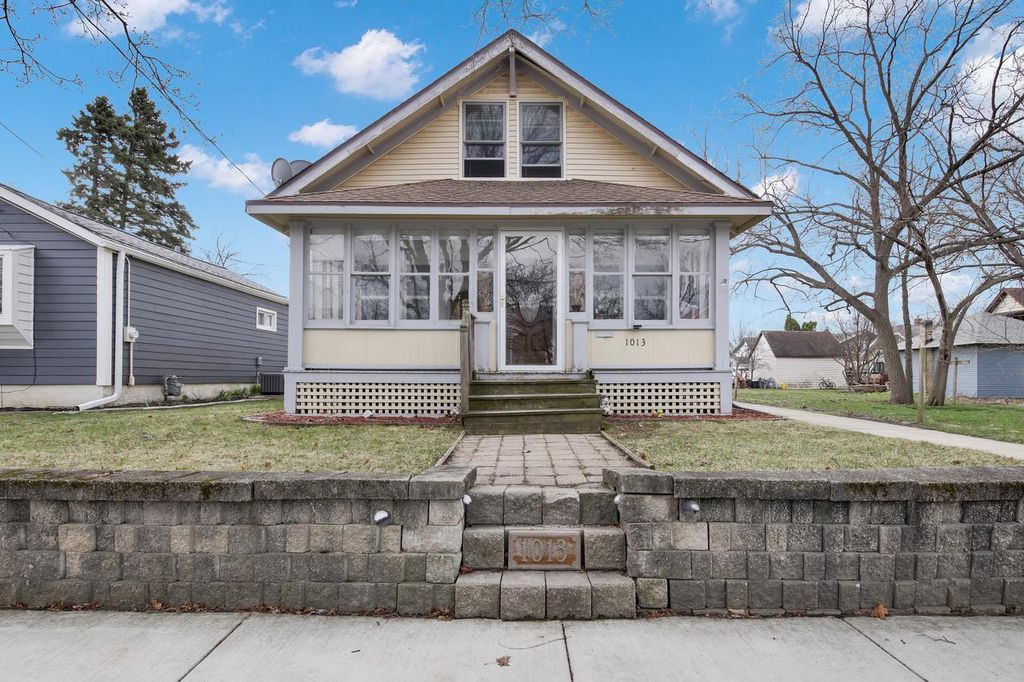 Photo of 1013 Pearl STREET, Waukesha, WI 53186 (MLS # 1955381)