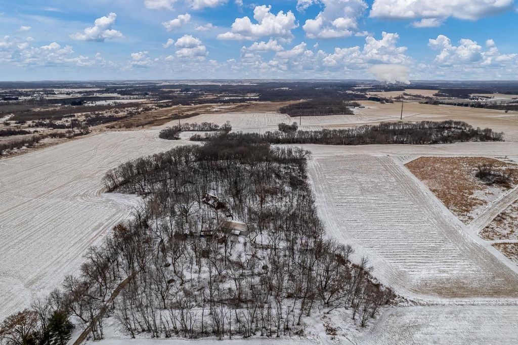 Photo of 5101 S Johnson ROAD, Beloit, WI 53511 (MLS # 2015123)