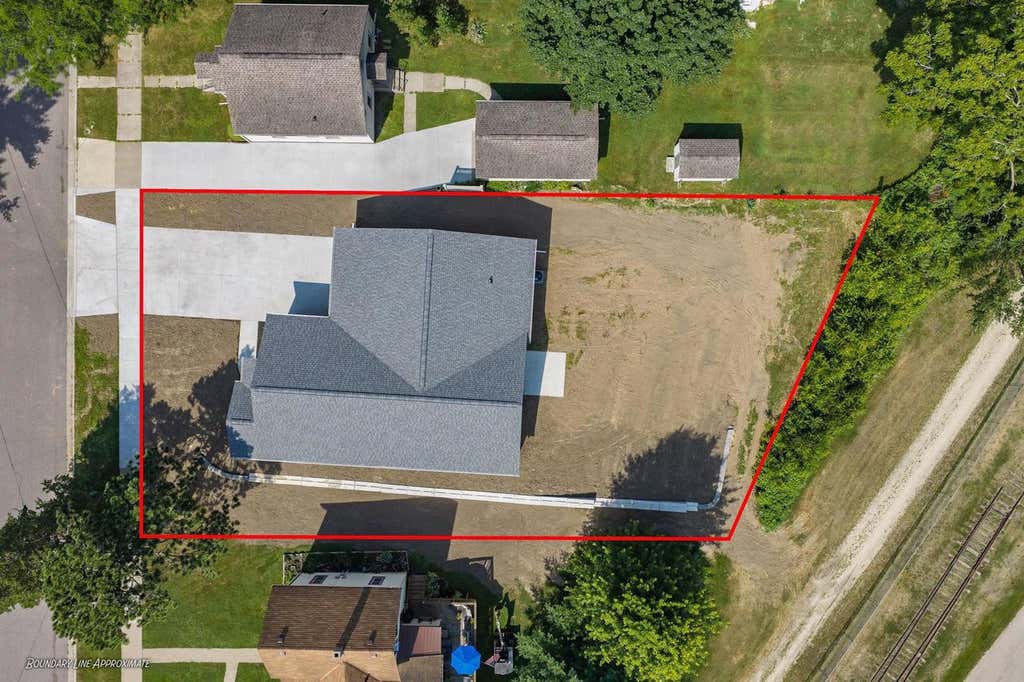 Photo of 236 W 2nd STREET, Reedsburg, WI 53959 (MLS # 2029032)