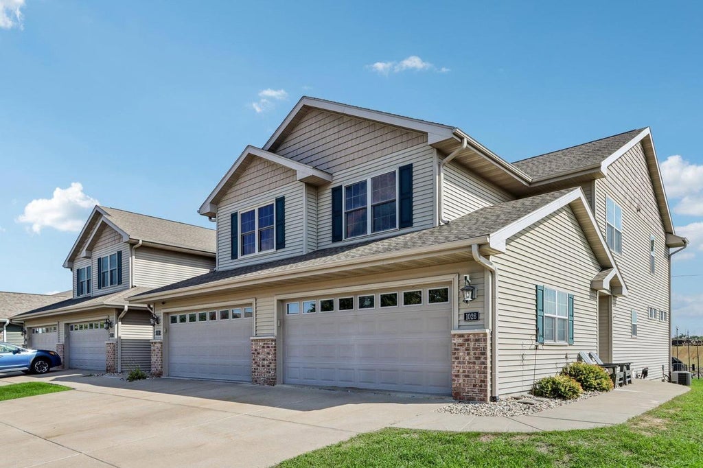 Photo of 1026 20th STREET #4, Prairie Du Sac, WI 53578 (MLS # 2033388)