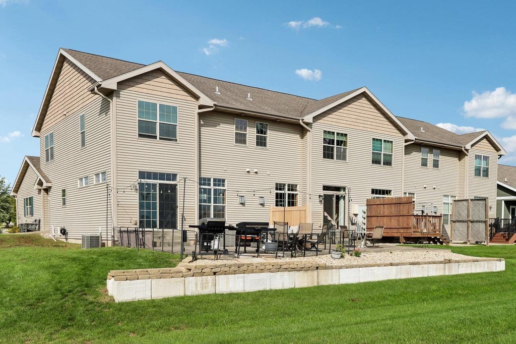 Photo of 1026 20th STREET #4, Prairie Du Sac, WI 53578 (MLS # 2033388)