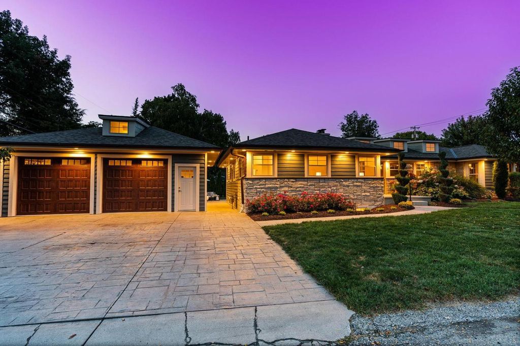 Photo of 10 Roxbury ROAD, Madison, WI 53704 (MLS # 2014886)