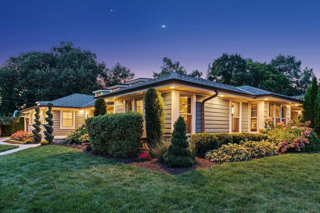 Photo of 10 Roxbury ROAD, Madison, WI 53704 (MLS # 2014886)