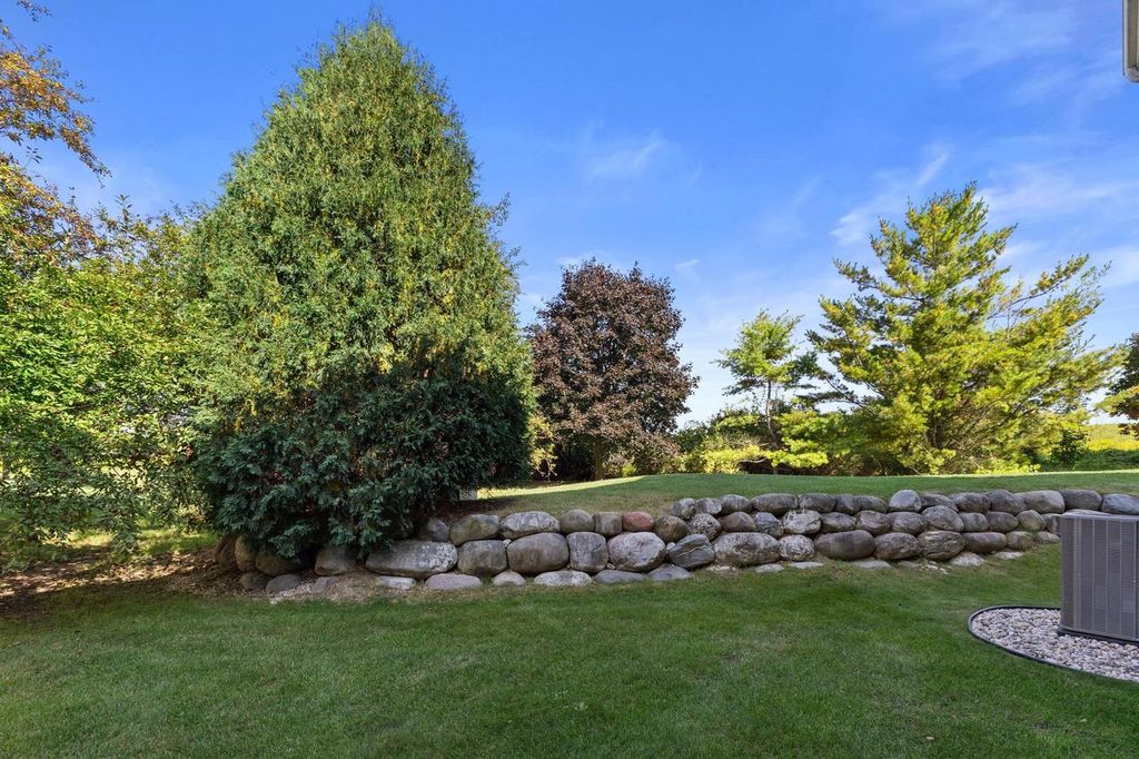 Photo of 1210 Woodbury COMMON #C, Waukesha, WI 53189 (MLS # 1937405)