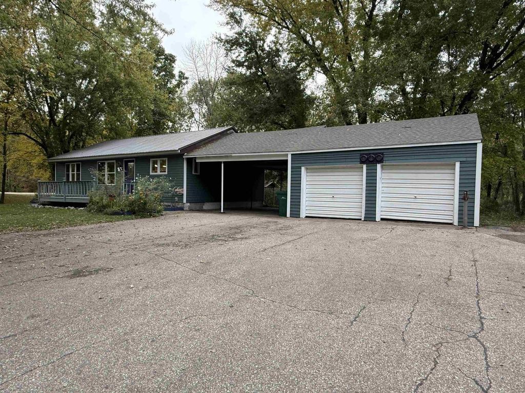 Photo of 403 West River DRIVE #409 West River Drive, Stevens Point, WI 54481 (MLS # 22504991)