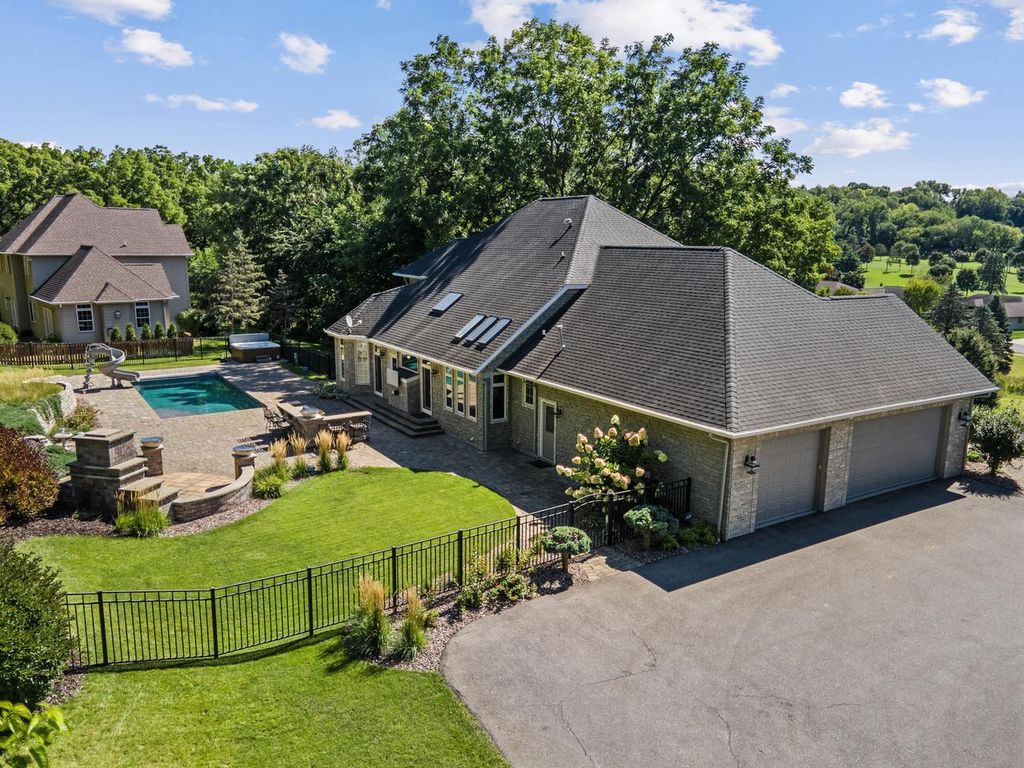 Photo of 1803 Ironwood PLACE, Onalaska, WI 54650 (MLS # 1937020)