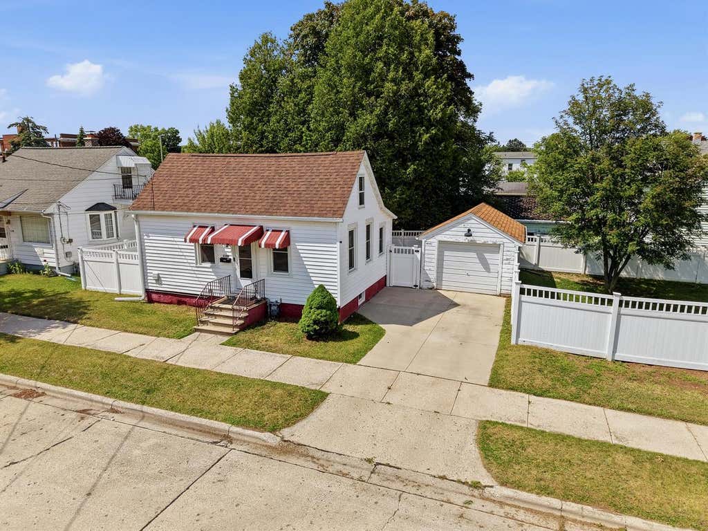 Photo of 2104 11th STREET, Two Rivers, WI 54241 (MLS # 1968960)