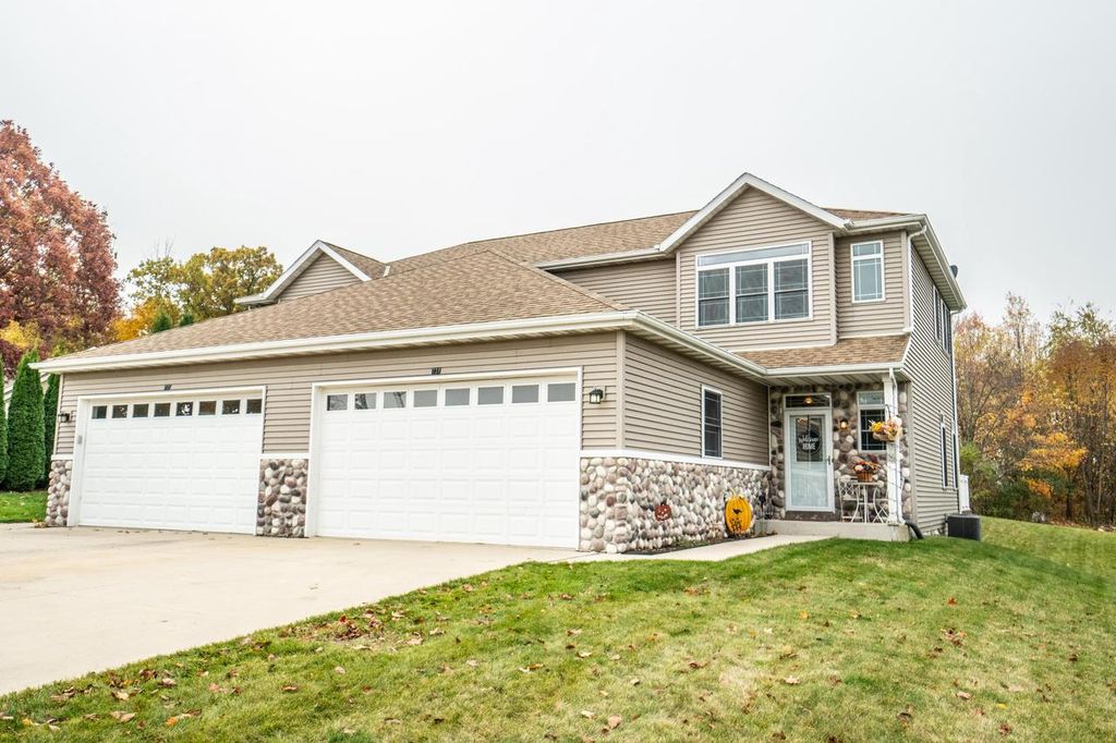 Photo of 231 Nordic LANE, Slinger, WI 53086 (MLS # 1939044)