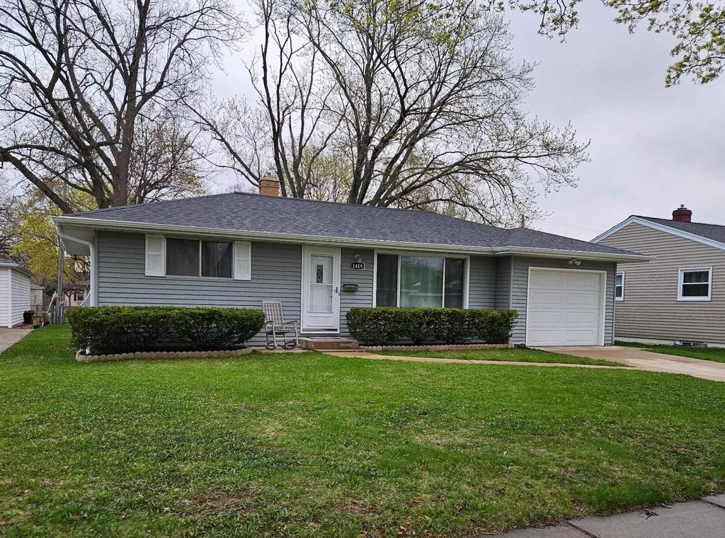 Photo of 1419 Spence STREET, Green Bay, WI 54303 (MLS # 50324398)