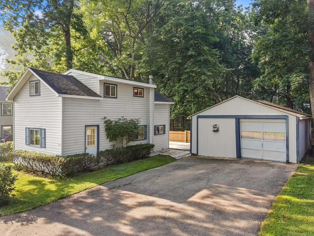 Photo of 1605 Jackson Park DRIVE, Delavan, WI 53115 (MLS # 1972398)