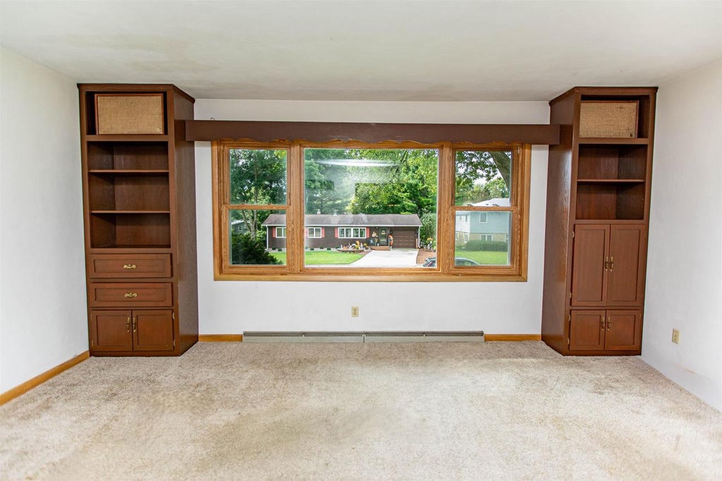 Photo of 608 W Fountain STREET, Dodgeville, WI 53533 (MLS # 2032070)
