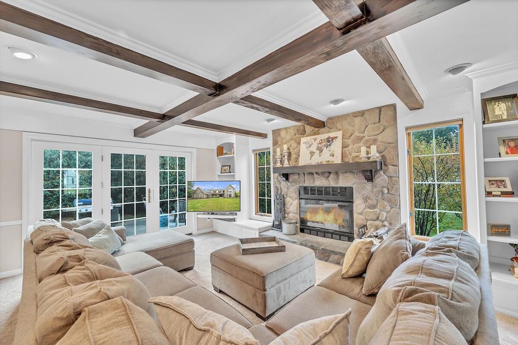 Photo of 331 Juniper COURT, Grafton, WI 53024 (MLS # 1940652)