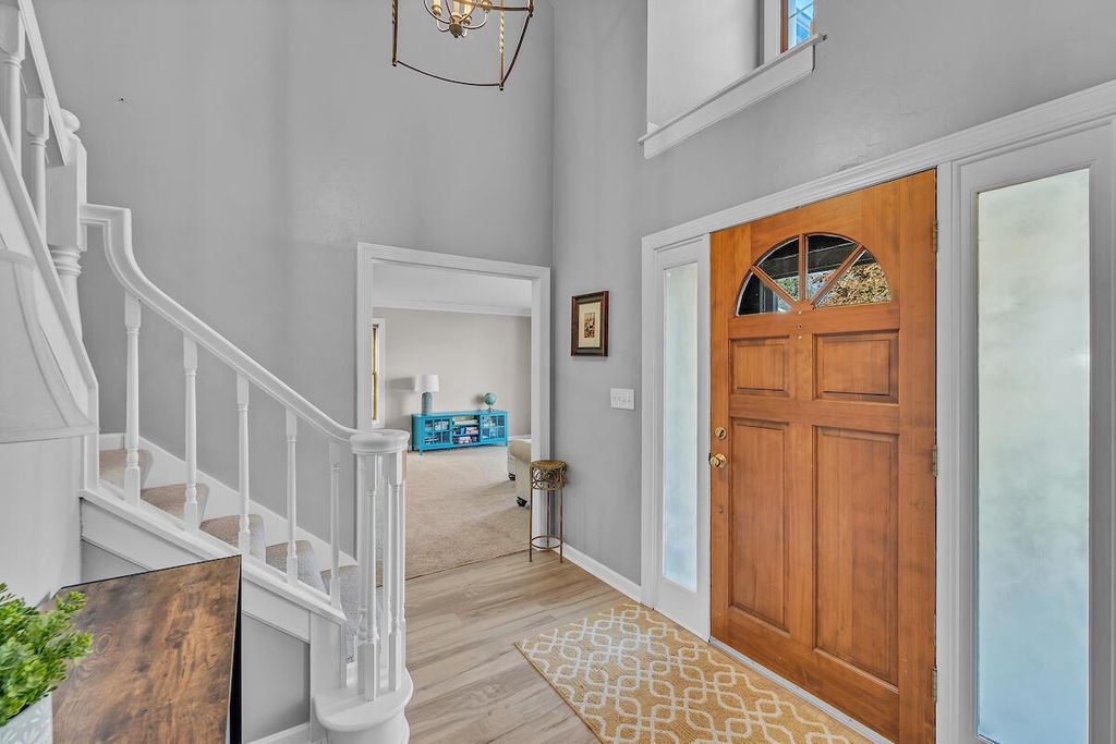 Photo of 331 Juniper COURT, Grafton, WI 53024 (MLS # 1940652)