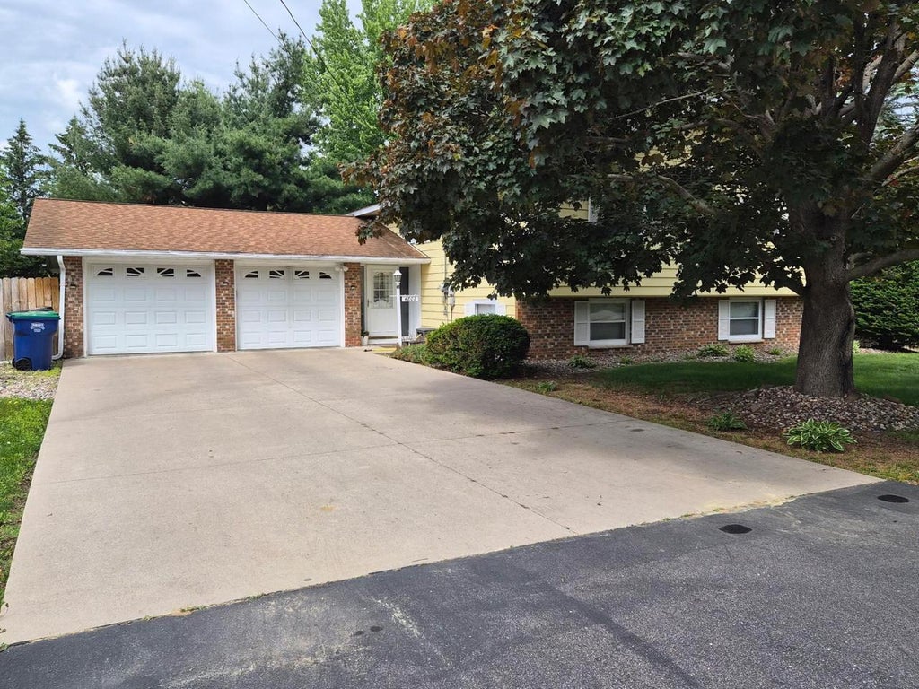 Photo of 4802 Augustine AVENUE, Weston, WI 54476 (MLS # 22603159)