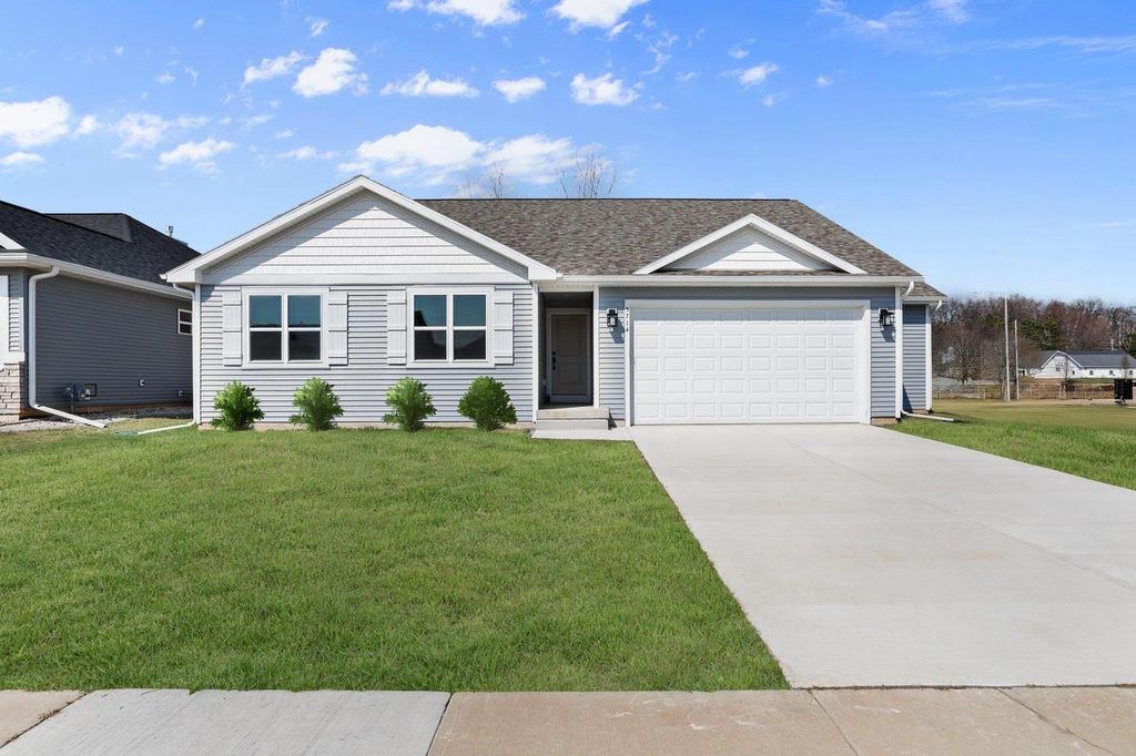 Photo of 352 Dahlia DRIVE #036, Stoughton, WI 53589 (MLS # 2015987)
