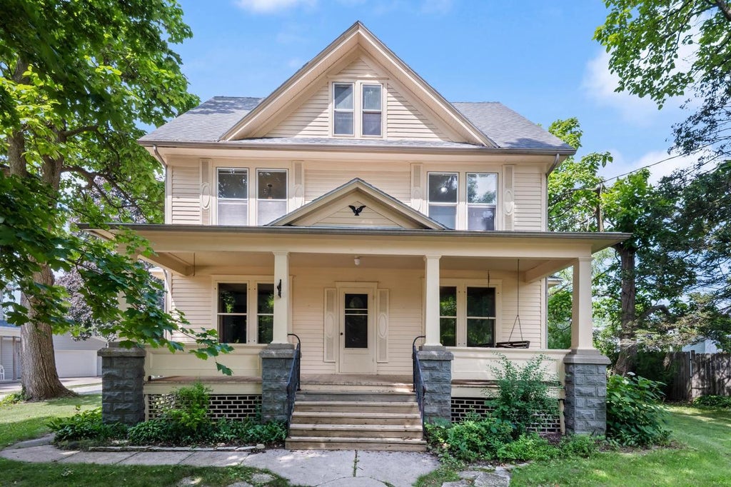 Photo of 810 S Grove STREET, Ripon, WI 54971 (MLS # 2028214)