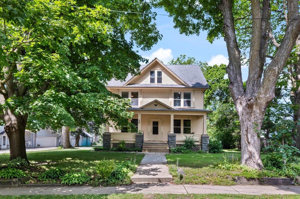 Photo of 810 S Grove STREET, Ripon, WI 54971 (MLS # 2028214)