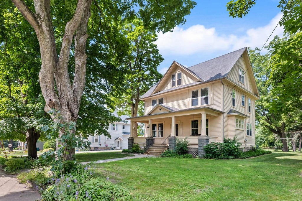 Photo of 810 S Grove STREET, Ripon, WI 54971 (MLS # 2028214)