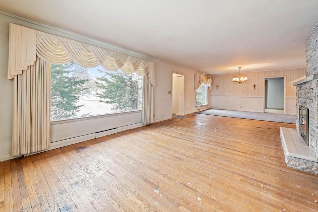 Photo of 3000 Shore DRIVE, Marinette, WI 54143 (MLS # 50322331)