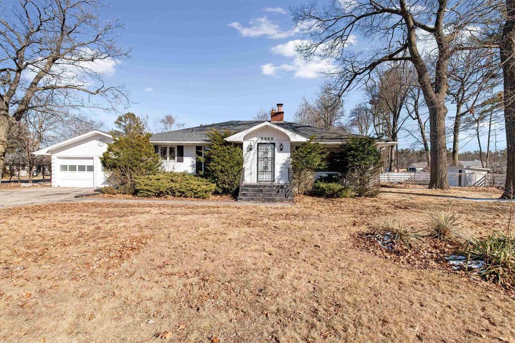 Photo of 3000 Shore DRIVE, Marinette, WI 54143 (MLS # 50322331)