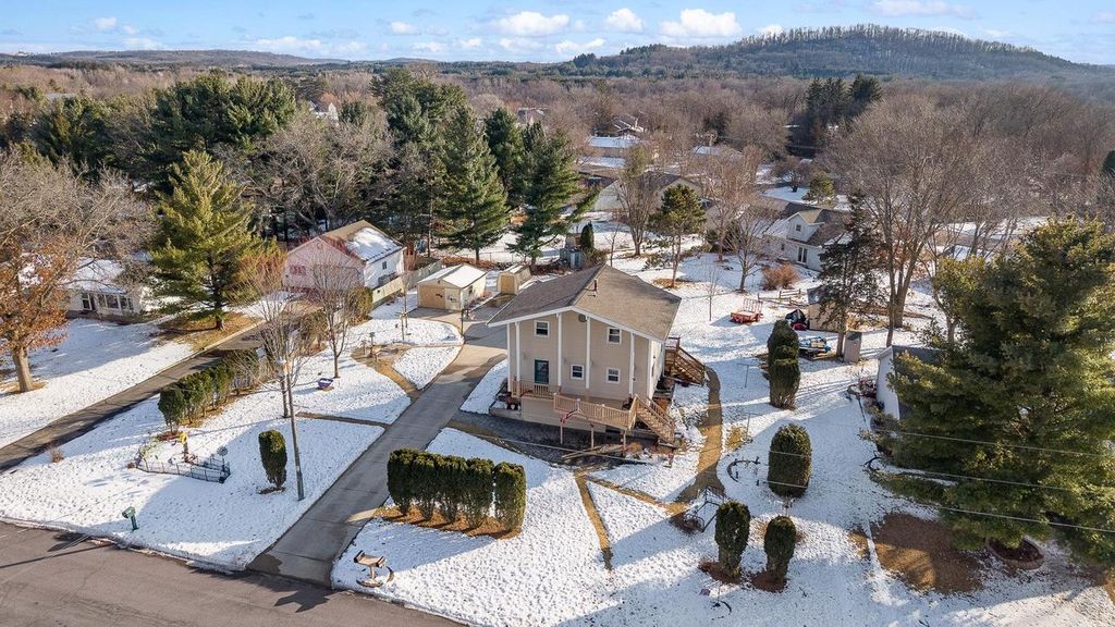 Photo of W10707 Airport DRIVE, Lodi, WI 53555 (MLS # 2016780)