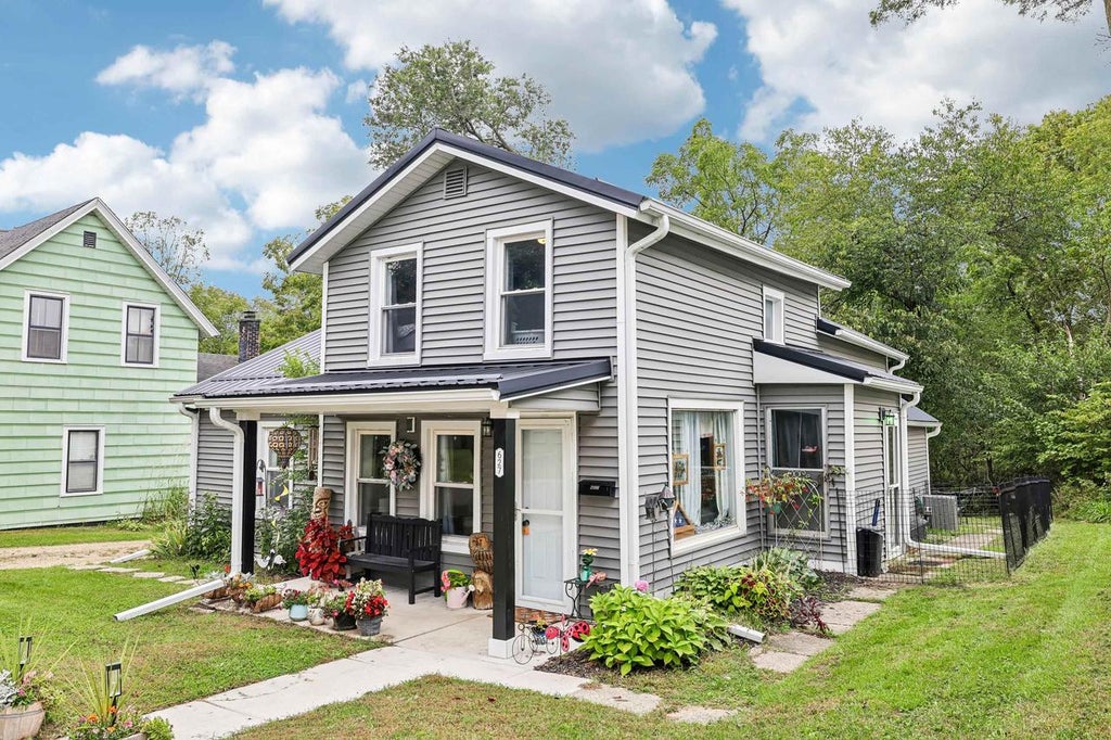 Photo of 627 E Conant STREET, Portage, WI 53901 (MLS # 2033548)