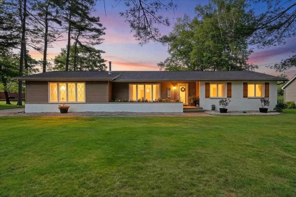 Photo of N6180 Wolf River ROAD, Shawano, WI 54166 (MLS # 50326834)