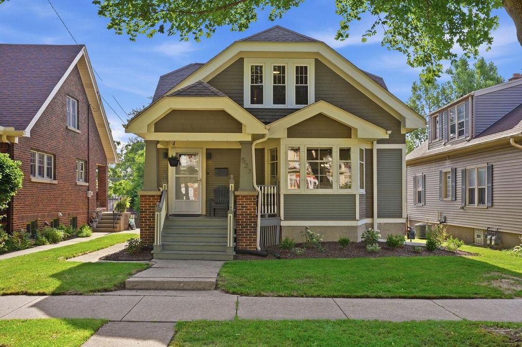 Photo of 527 S 7th AVENUE, West Bend, WI 53095 (MLS # 1972099)