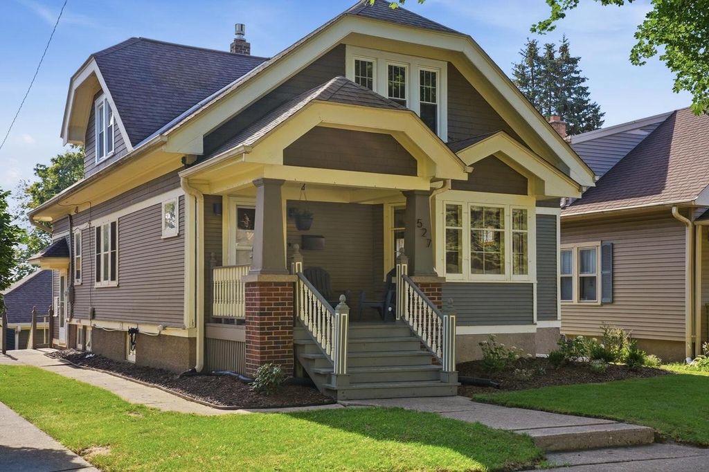 Photo of 527 S 7th AVENUE, West Bend, WI 53095 (MLS # 1972099)
