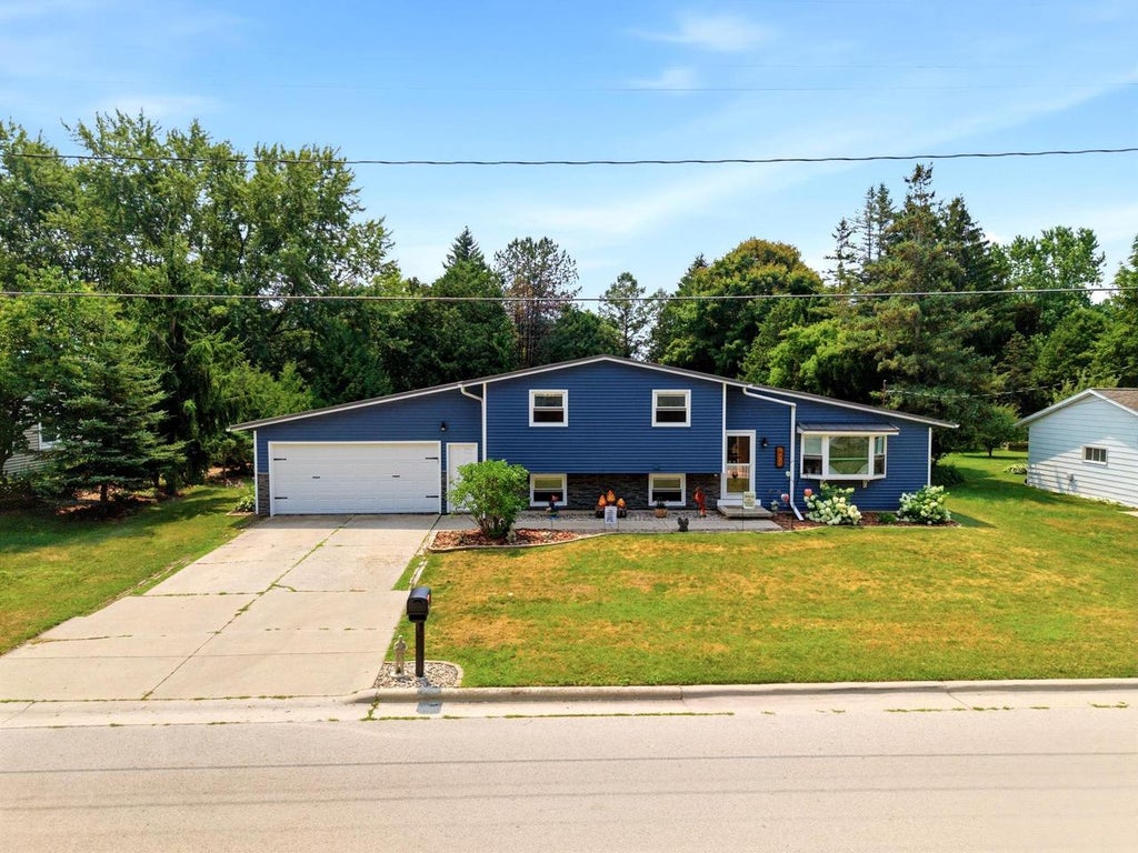 Photo of 1623 Utah STREET, Sturgeon Bay, WI 54235 (MLS # 50330076)