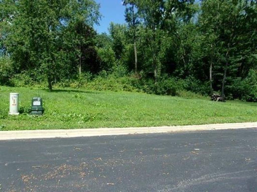 Photo of Unit 7 Waite LANE, Platteville, WI 53818 (MLS # 2014976)