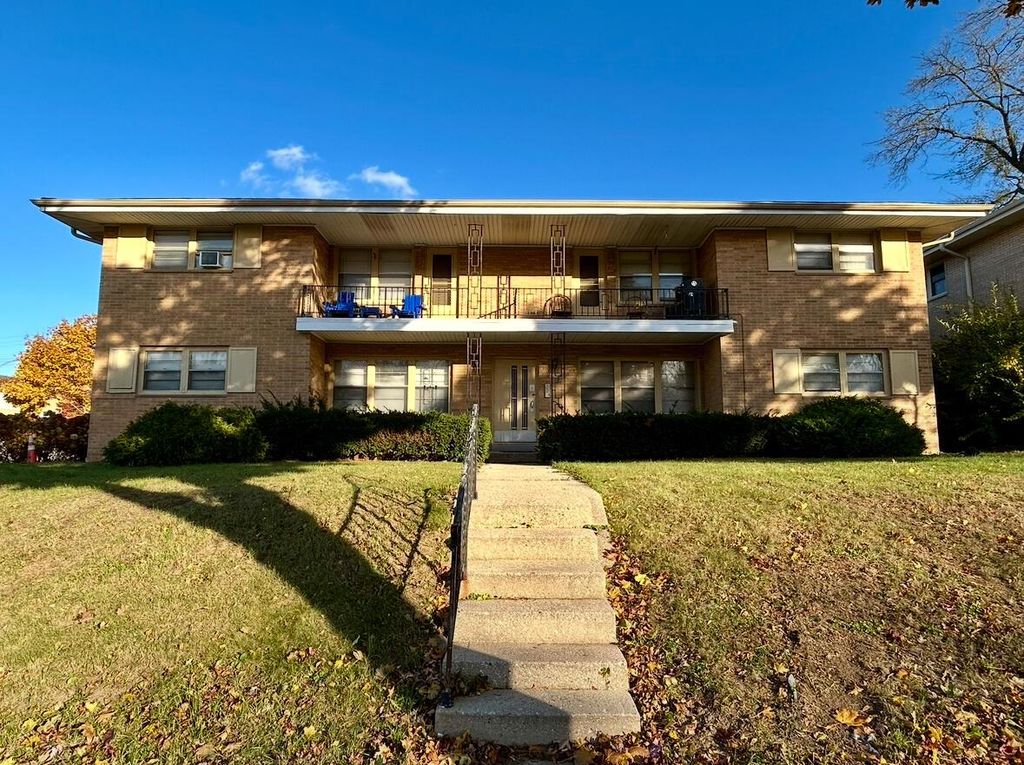 Photo of 4272 N 92nd STREET, Milwaukee, WI 53222 (MLS # 1943597)