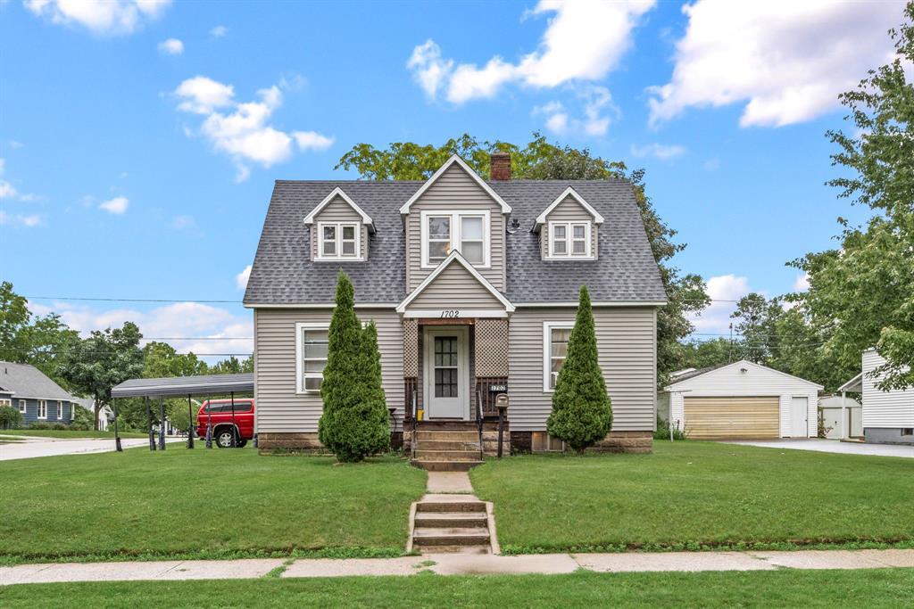 Photo of 1702 Altoona AVENUE, Eau Claire, WI 54701 (MLS # 1602177)