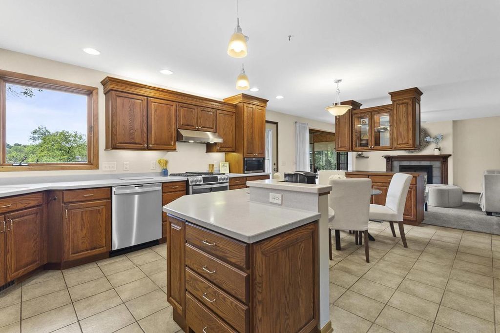 Photo of 6513 Gettysburg DRIVE, Madison, WI 53705 (MLS # 2021735)