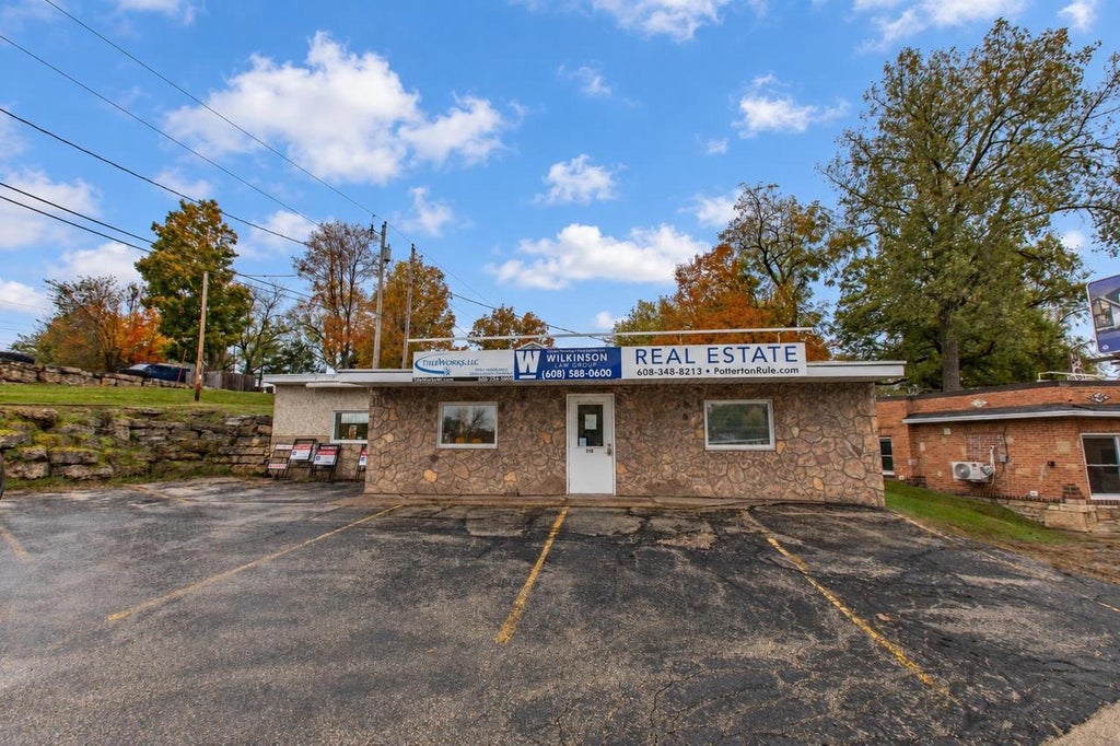 Photo of 370 E Highway 151, Platteville, WI 53818 (MLS # 2035610)