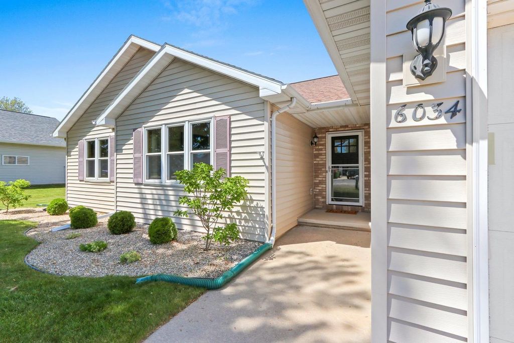 Photo of W6034 Paige WAY, Appleton, WI 54915 (MLS # 50326803)