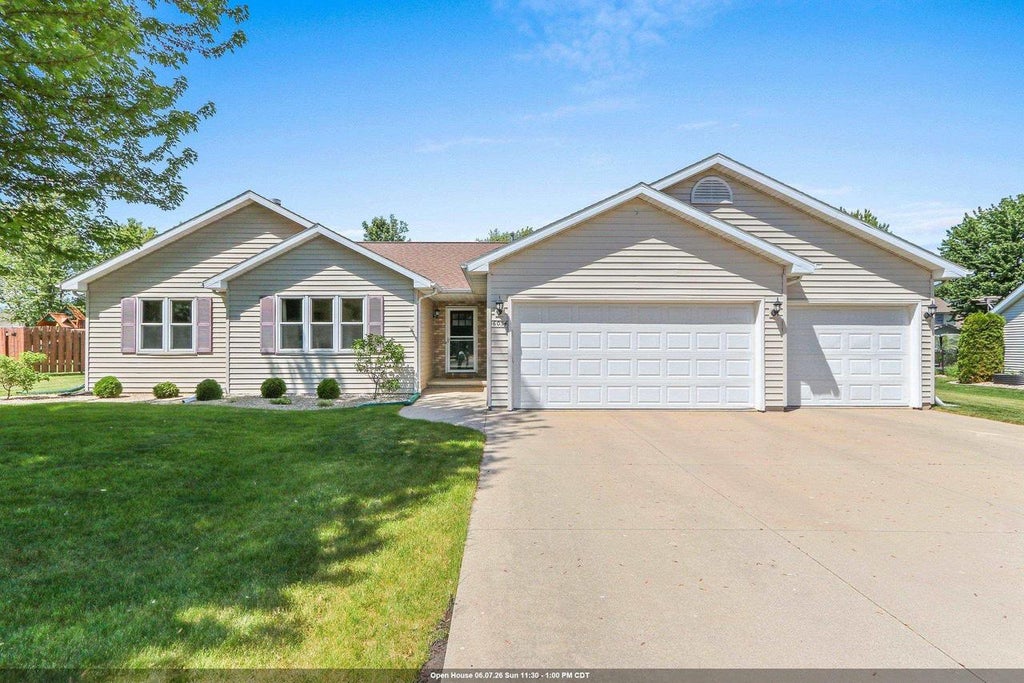 Photo of W6034 Paige WAY, Appleton, WI 54915 (MLS # 50326803)