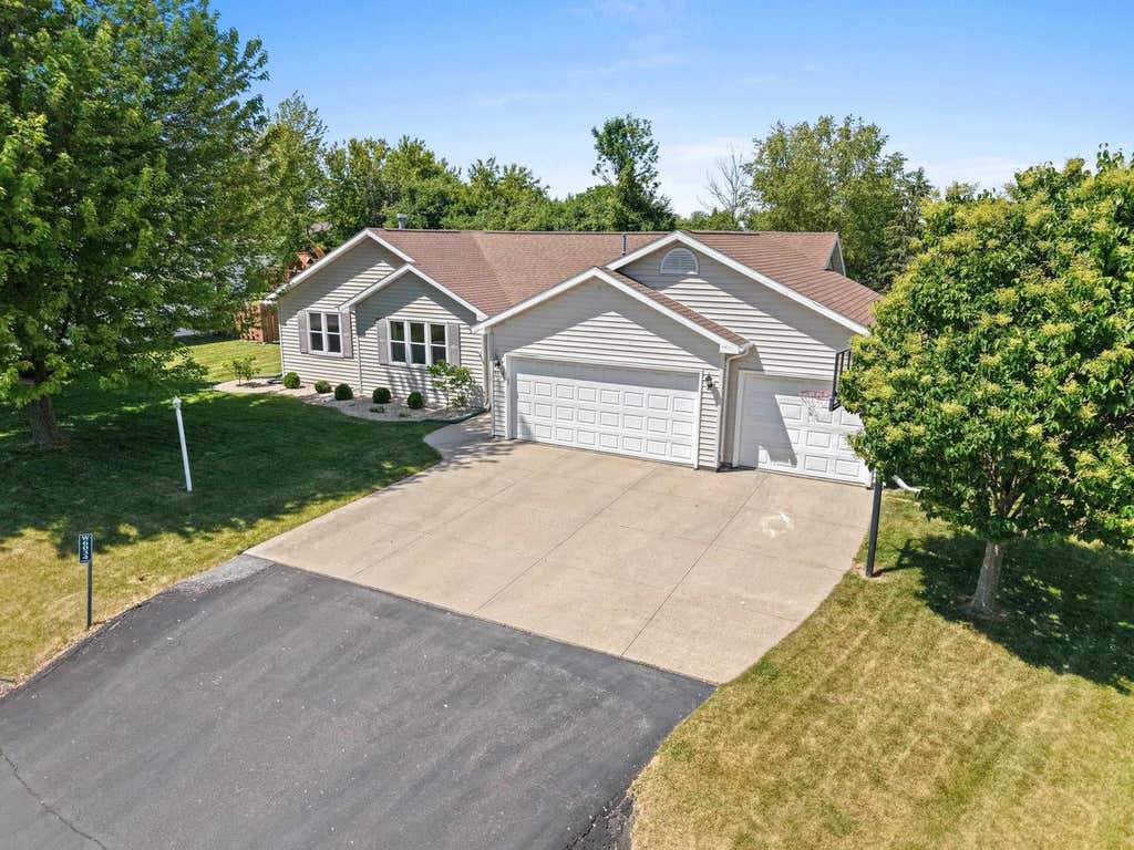 Photo of W6034 Paige WAY, Appleton, WI 54915 (MLS # 50326803)